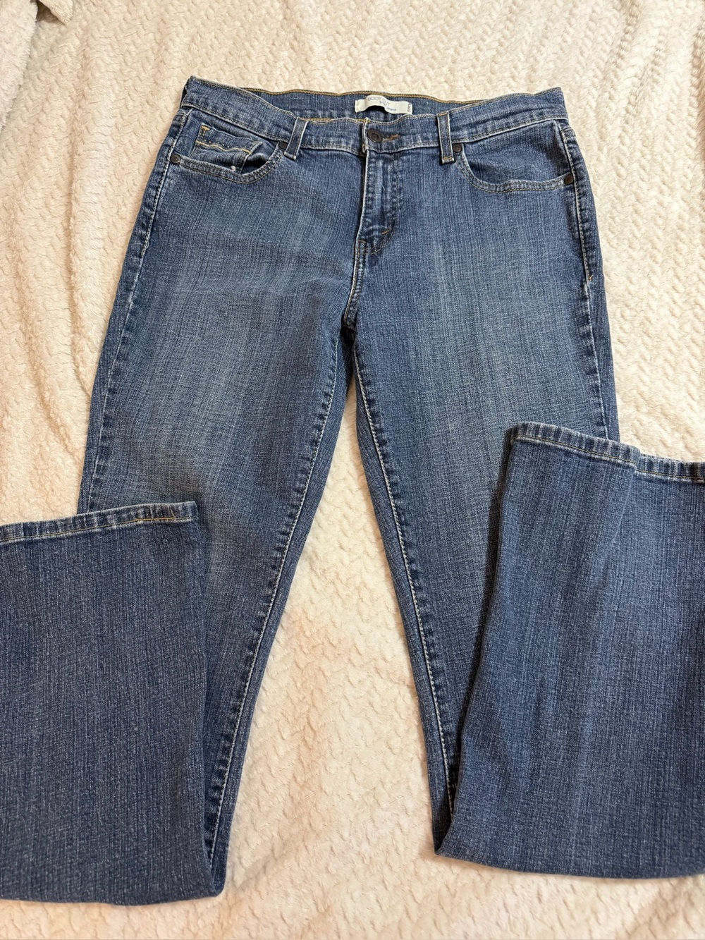 Levi's Women's Blue Bootcut Jeans - Classic Mid Wash